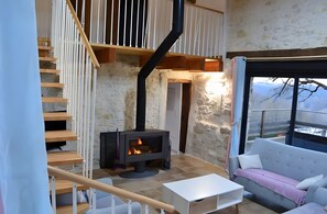 TV, fireplace - Characterful Cottage in Nature with Lake View, Private Pool & Wi-Fi (Bourg de Visa)