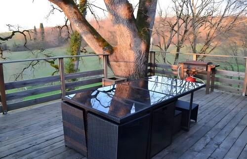 Holiday Home 'Gîte De Caractère En Pleine Nature' with Lake View, Private Pool and Wi-Fi