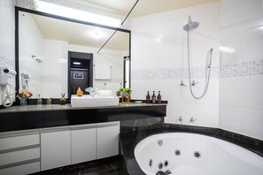 Bathroom - The Regent Flat  (São Paulo)
