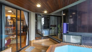 Presidential Apartment | Laptop workspace, free WiFi