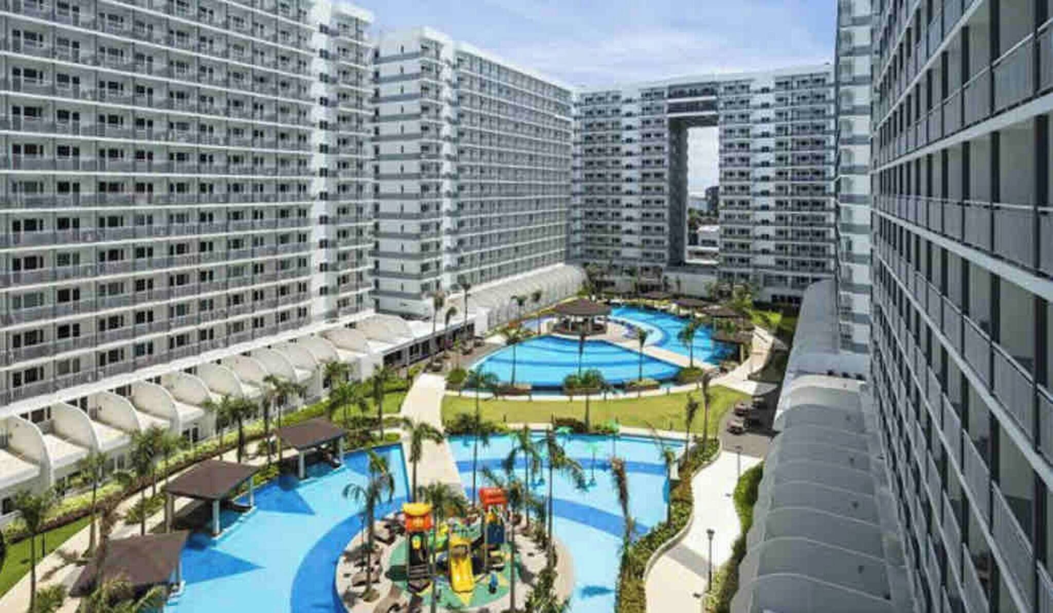 Apartment, 1 Bedroom, Smoking, Balcony | Pool | Outdoor pool