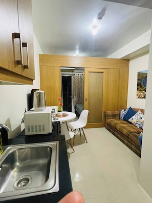 Apartment, 1 Bedroom, Smoking, Balcony | Interior - Elegant Pasay City Apartment With Central Heating & Shared Pool (Pasay)