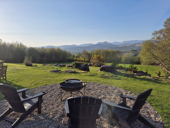 Studio Classique, plusieurs lits, patio, vue montagne | Vue sur les montagnes