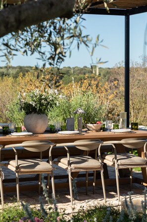 Outdoor dining - Trulli Ottocappelli - charm and authenticity in the heart of Puglia (Ceglie Messapica)