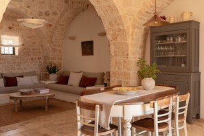 Dining - Trulli Ottocappelli - charm and authenticity in the heart of Puglia (Ceglie Messapica)