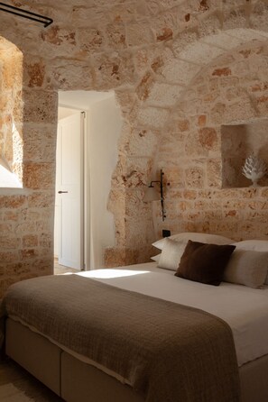 4 bedrooms, iron/ironing board, WiFi, bed sheets - Trulli Ottocappelli - charm and authenticity in the heart of Puglia (Ceglie Messapica)