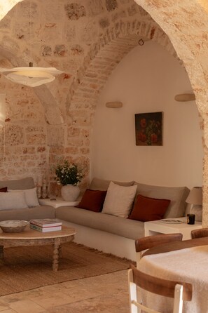 TV - Trulli Ottocappelli - charm and authenticity in the heart of Puglia (Ceglie Messapica)