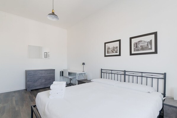 2 bedrooms, desk, iron/ironing board