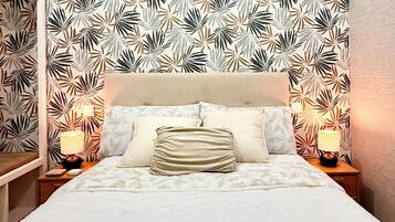 1 slaapkamer, een strijkplank/strijkijzer, gratis wifi, beddengoed