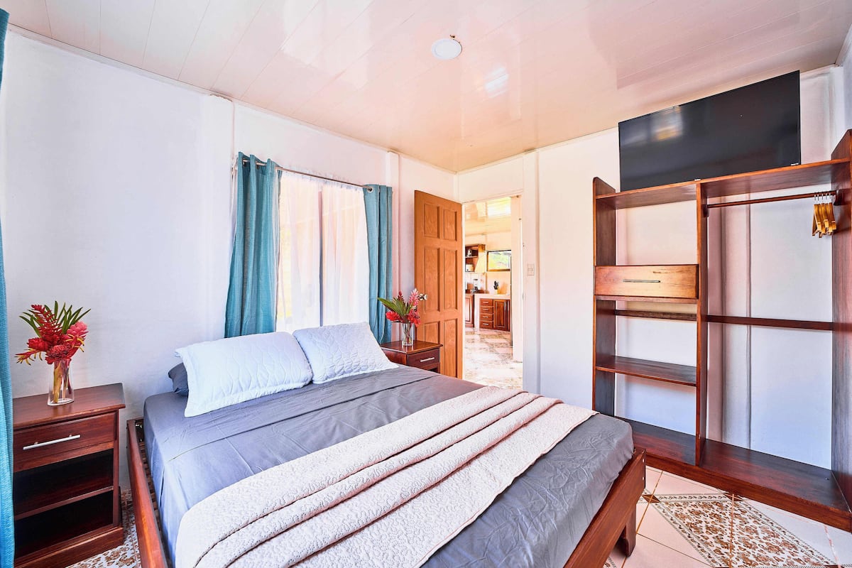 Villa superior, patio, vistas al jardín | Caja fuerte y wifi gratis