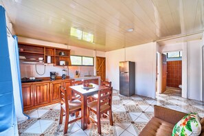 Superior villa, patio, uitzicht op tuin | Privékeuken