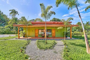 Family Villa, Patio, Garden View | In-room safe, free WiFi - Villas Ande (Puerto Viejo de Talamanca)