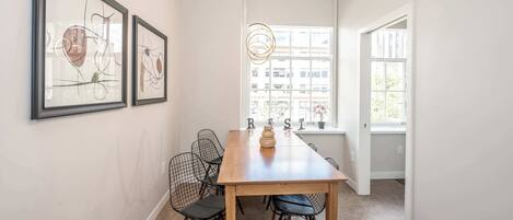 Apartment, Multiple Beds, Kitchen, City View (The 333 Suites 202) | Dining