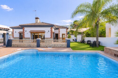 Cubo's Casa El Rodeo & Private Pool / climatisation / parking privé / Wi-Fi gratuit