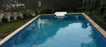 Superb 3-bedroom apartment with pool, and AC in Desamparados