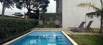 Superb 3-bedroom apartment with pool, and AC in Desamparados