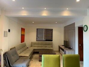 TV connectée, table de tennis de table