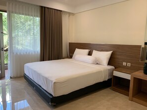 2 bedrooms, travel cot, free WiFi, bed sheets