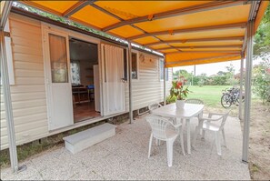 Unclassified image, 5 of 15, button - Mobile Home 'Casa Oleandro 2' with Private Garden, Wi-Fi and Air Conditioning (Cavallino-Treporti)