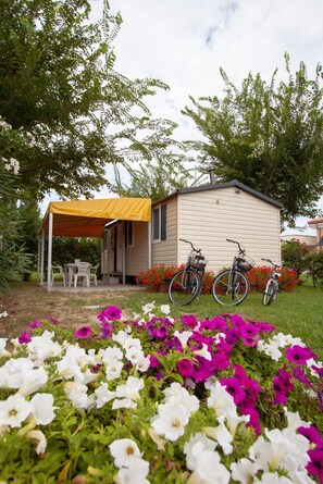 Property grounds - Mobile Home 'Casa Camelia 3' with Private Garden, Wi-Fi, and Air Conditioning (Cavallino-Treporti)