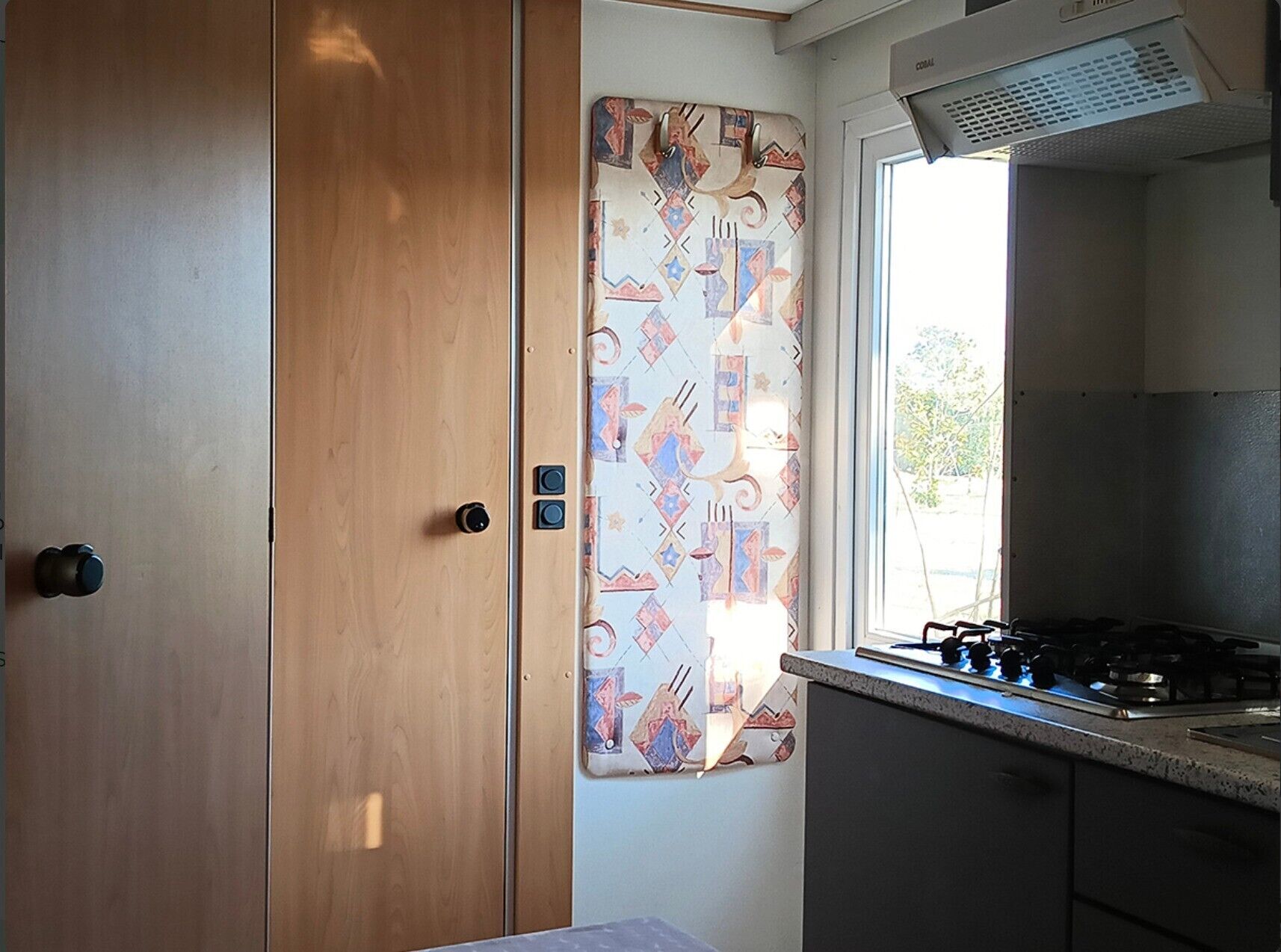 Fridge, oven, stovetop, cookware/dishes/utensils