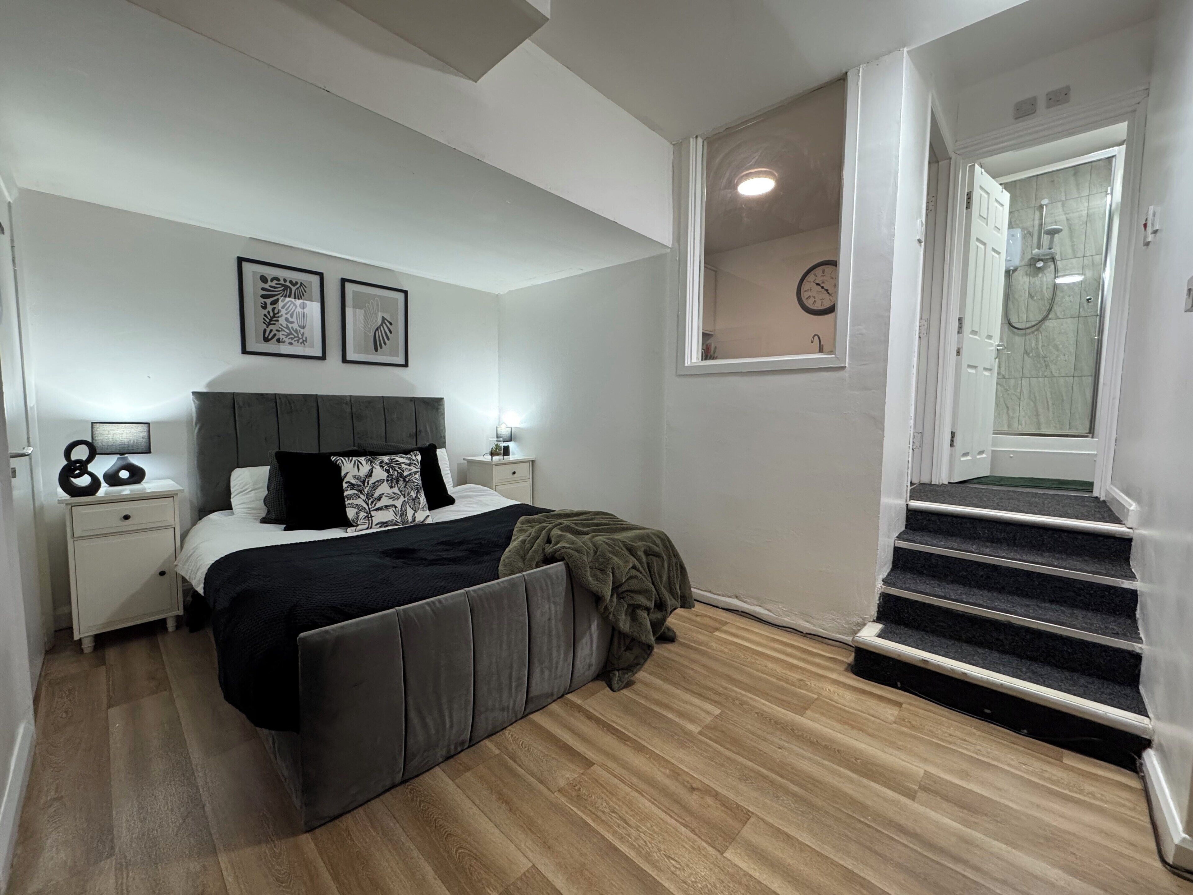 1 bedroom, desk, iron/ironing board, free WiFi