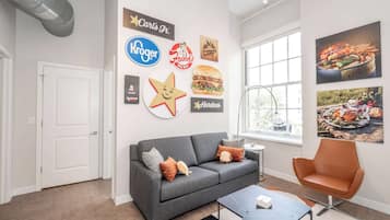 Apartment, 2 Queen Beds, Kitchen, City View (The 333 Suites 203) | Living area