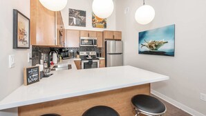 아파트, 침대(여러 개), 주방, 시내 전망 (The 333 Suites 203) | 전용 주방