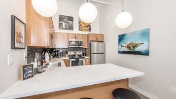 Căn hộ, 2 giường cỡ queen, bếp, quang cảnh thành phố (The 333 Suites 203) | Bếp riêng