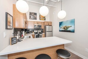 Apartment, 2 Queen Beds, Kitchen, City View (The 333 Suites 203) | Private kitchen