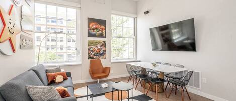 Apartment, 2 Queen Beds, Kitchen, City View (The 333 Suites 203) | View from room