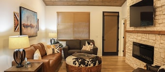 Peaceful Mountain Cabin-Newly updated- Family Friendly- Near Ski Resort