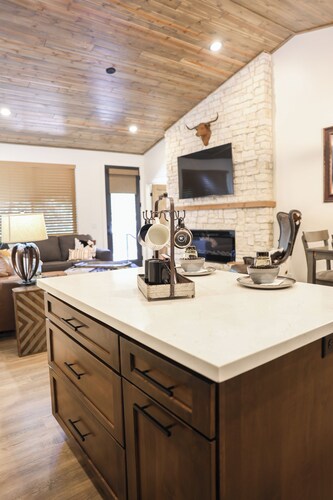 Peaceful  Mountain Cabin-Newly updated- Family Friendly- Near Ski Resort