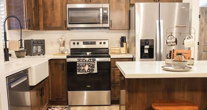 Peaceful Mountain Villa-Newly updated- Family Friendly- Prime Resort Location