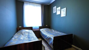 Iron/ironing board, internet, bed sheets