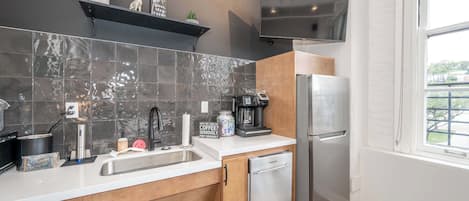 Studio, 1 Queen Bed, Kitchen, City View (The 333 Suites 204) | Private kitchen