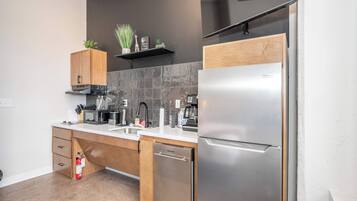 Monolocale, 1 letto queen, cucina, vista città (The 333 Suites 204) | Cucina privata