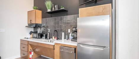 開放式客房, 1 張加大雙人床, 廚房, 城市景觀 (The 333 Suites 204) | 私人廚房