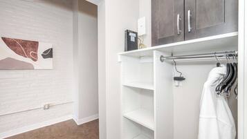 Estúdio, 1 cama Queen, cozinha, vista para a cidade (The 333 Suites 204) | Parte interna