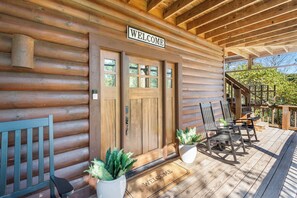Exterior detail - Stay at Wild & Blue, Log Home Retreat, Game Room w/ Arcade (White Bluff)