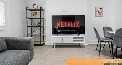 Central Modern Chique Apartment