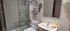 Twin kamer | Badkamer