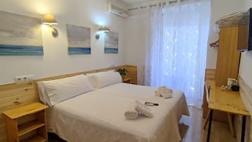 Twin Room | In-room safe, free WiFi