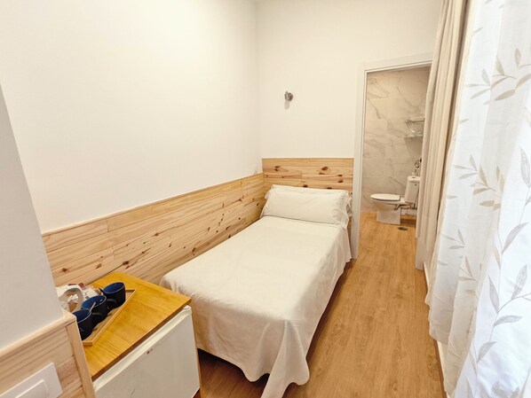 Driepersoonskamer | Een kluis op de kamer, gratis wifi