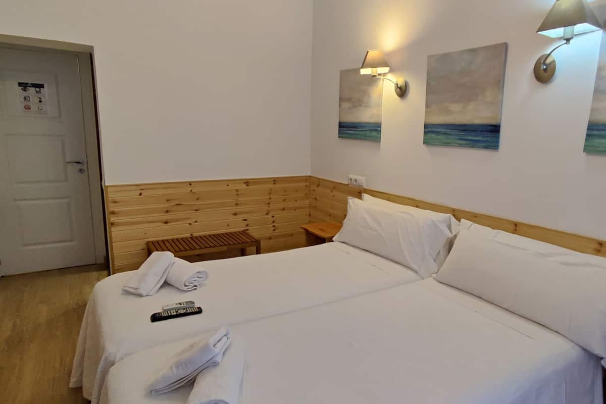 Twin kamer | Een kluis op de kamer, gratis wifi