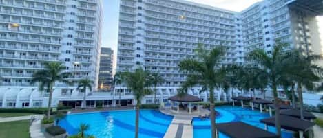 Apartment, 1 Bedroom, Smoking | Pool | Outdoor pool