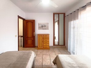 Iron/ironing board, WiFi, bed sheets