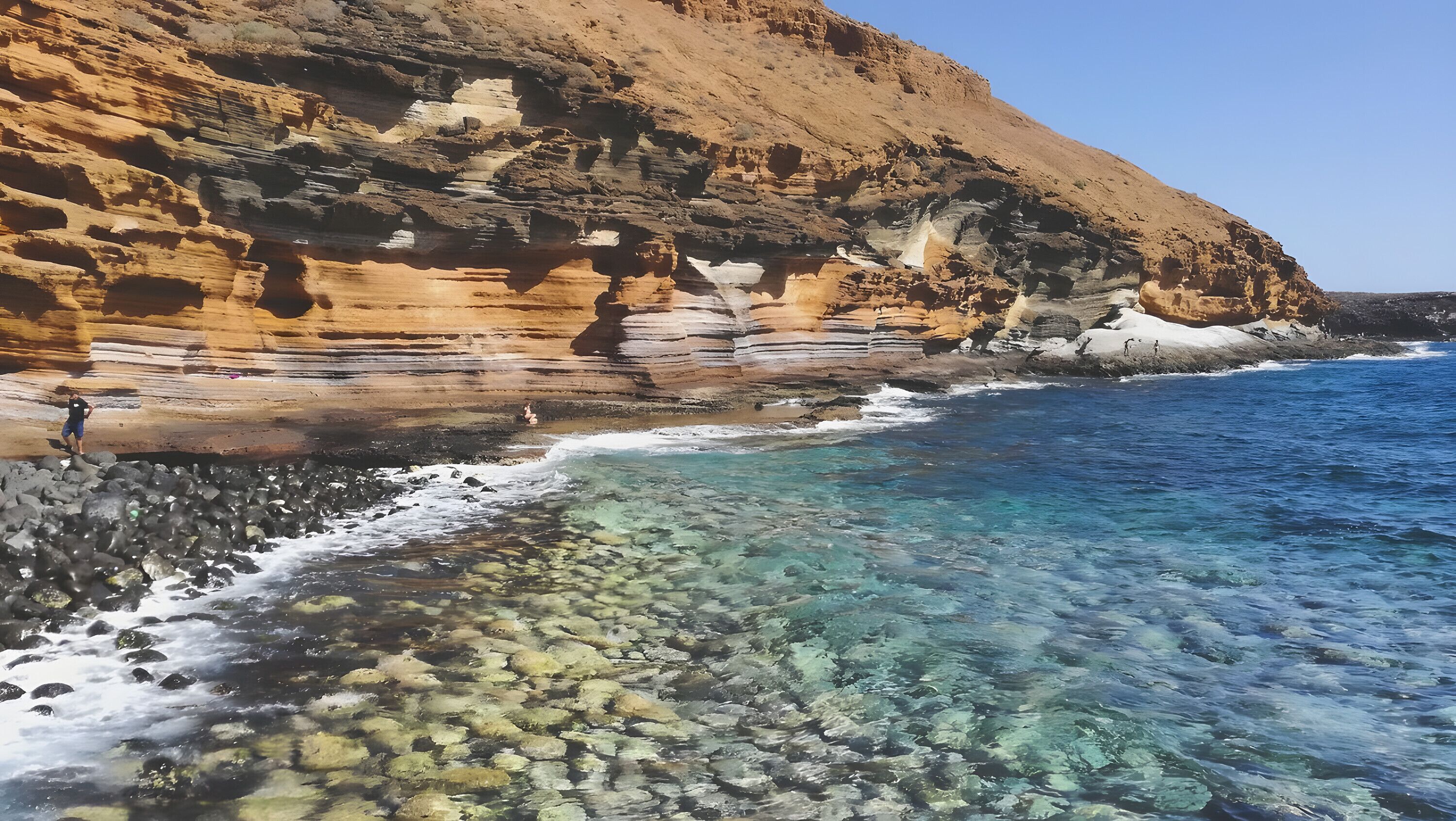 بالقرب من الشاطئ