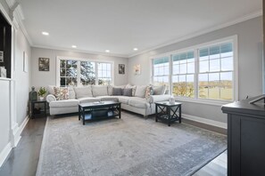 Televisión y chimenea 