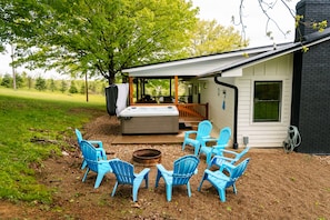 Outdoor spa tub - The White House | Hocking Hills, Hot Tub, Theater (Logan)
